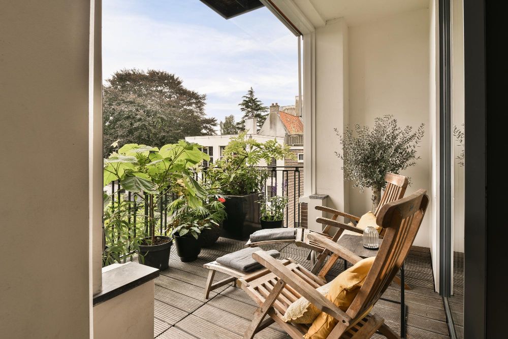 Jak urządzić duży balkon